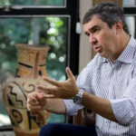 Governador entrega Centro Cultural 8 anos após fechamento