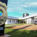 Mulher é baleada por dupla de mascarados na frente da filha de 13 anos