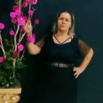 Morre mulher baleada por homens mascarados na frente da filha de 13 anos