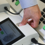 Eleitores podem cadastrar biometria pela internet até hoje
