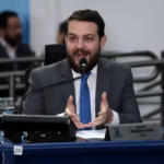 Câmara exonera assessores de vereador afastado após prisão e afastamento