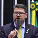 Projeto susta parcialmente decreto que limitou universo armamentista