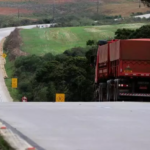 Primeira rodovia de concreto vai atender “boom” de fábrica de celulose