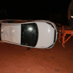 Casal de idosos perde controle do carro e capota na BR-060