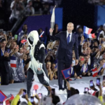 Chuva, emoção e final apoteótico marcam cerimônia de abertura