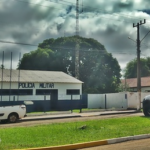 Homem é preso em flagrante por ferir mulher com faca e tentativa de enforcamento no Quebra Coco