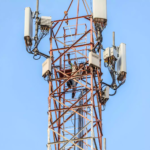 Após 16 horas de negociação, homem desce de torre de telefonia em Campo Grande