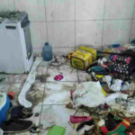 Crianças abandonadas nuas em casa insalubre e sem comida são resgatadas pela PM