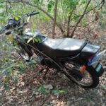 Motocicleta furtada é recuperada pela Polícia Civil em matagal às margens da Rodovia MS-450, em Aquidauana