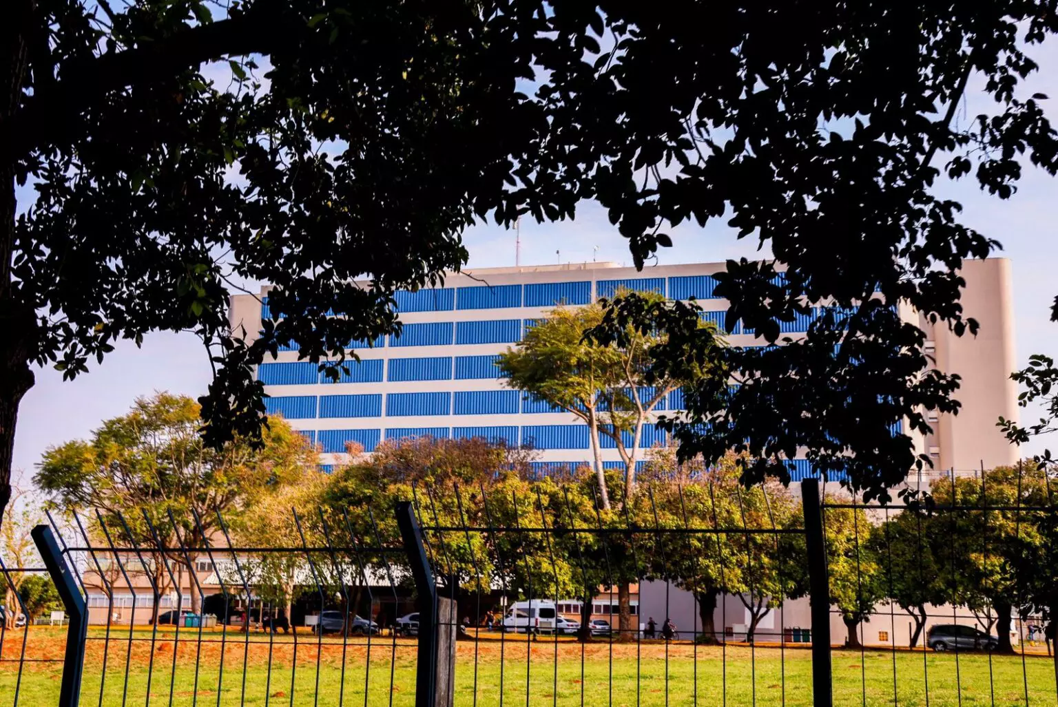 Com mais de 100 profissionais cedidos, HRMS tem desfalque em atendimento