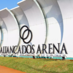 Aliançados: Líder proíbe gravação e coloca dois fiéis para fora ao tentar explicar denúncias de pastores