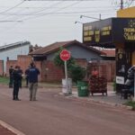Jovem de 21 anos morre após ser baleado em frente a distribuidora de bebidas