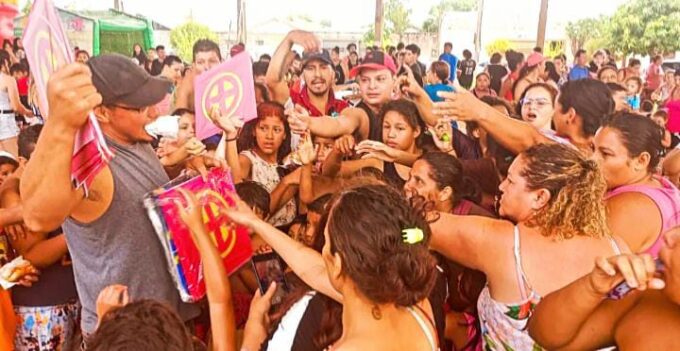 6ª DP e Adepol realizam parceria para ação de Dia das Crianças em bairro da Capital