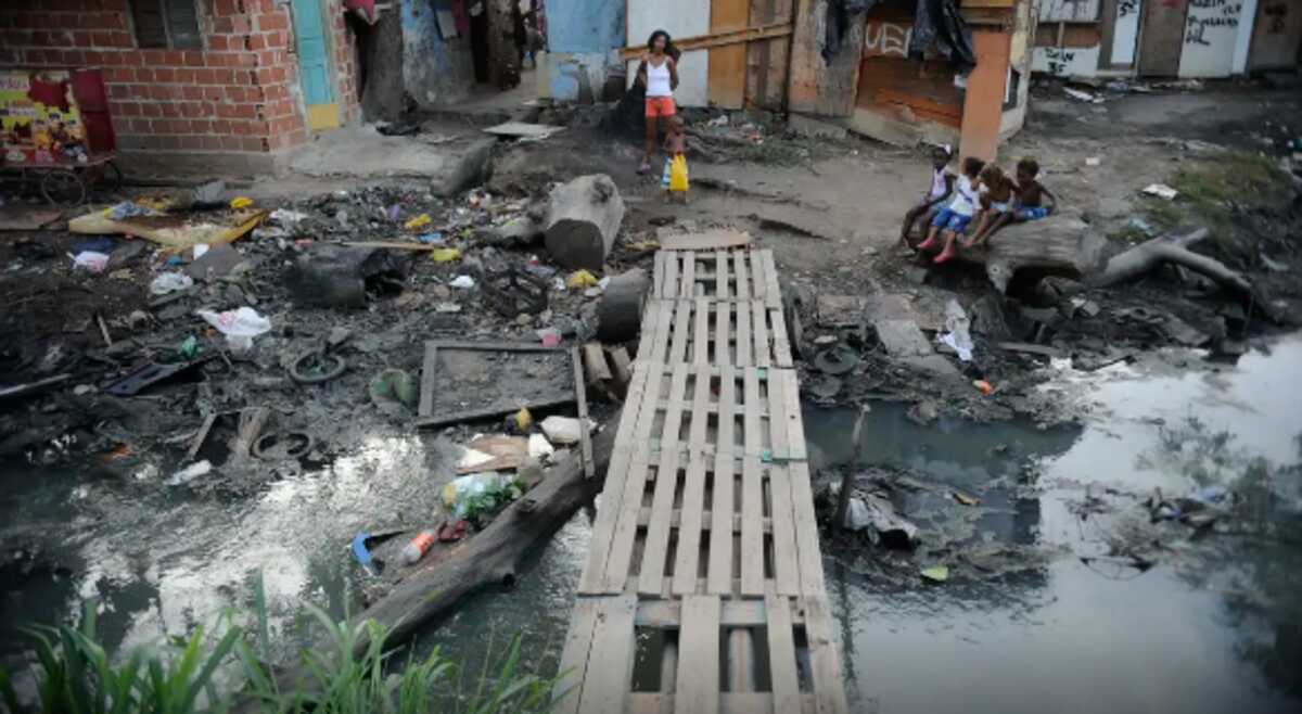Doze milhões de crianças e adolescentes vivem sem acesso a esgoto