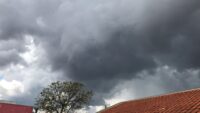 Frente fria avança e Sidrolândia entra em alerta para chuva, ventania e queda brusca nas temperaturas