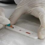 Bebê de dois meses morre de covid-19 em hospital da Capital