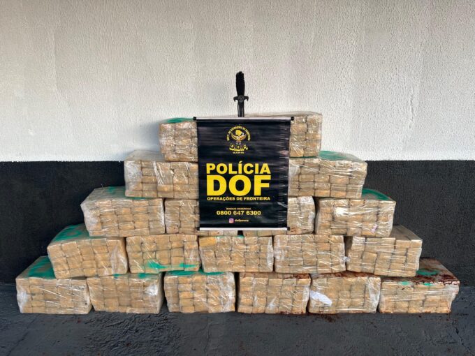 DOF apreende 400 quilos de maconha na Linha Internacional em Coronel Sapucaia