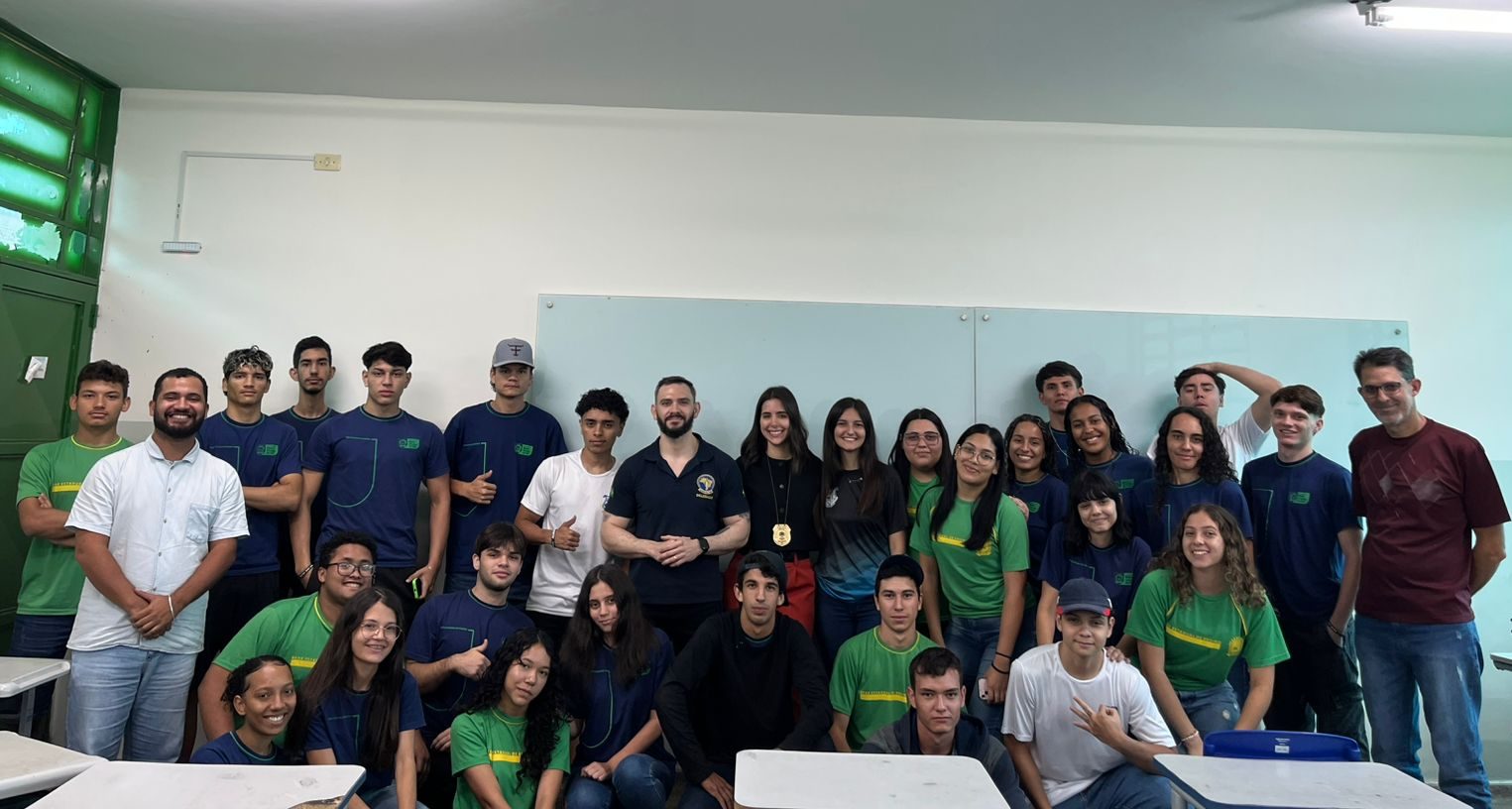 Delegados da Polícia Civil realizam palestra sobre Violência e Segurança Pública para alunos do ensino médio em Caarapó