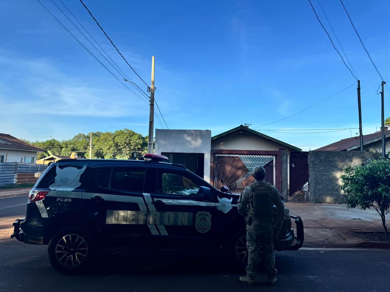 Polícia Civil cumpre mandados de busca e apreensão em investigação contra organização criminosa na fronteira com o Paraguai