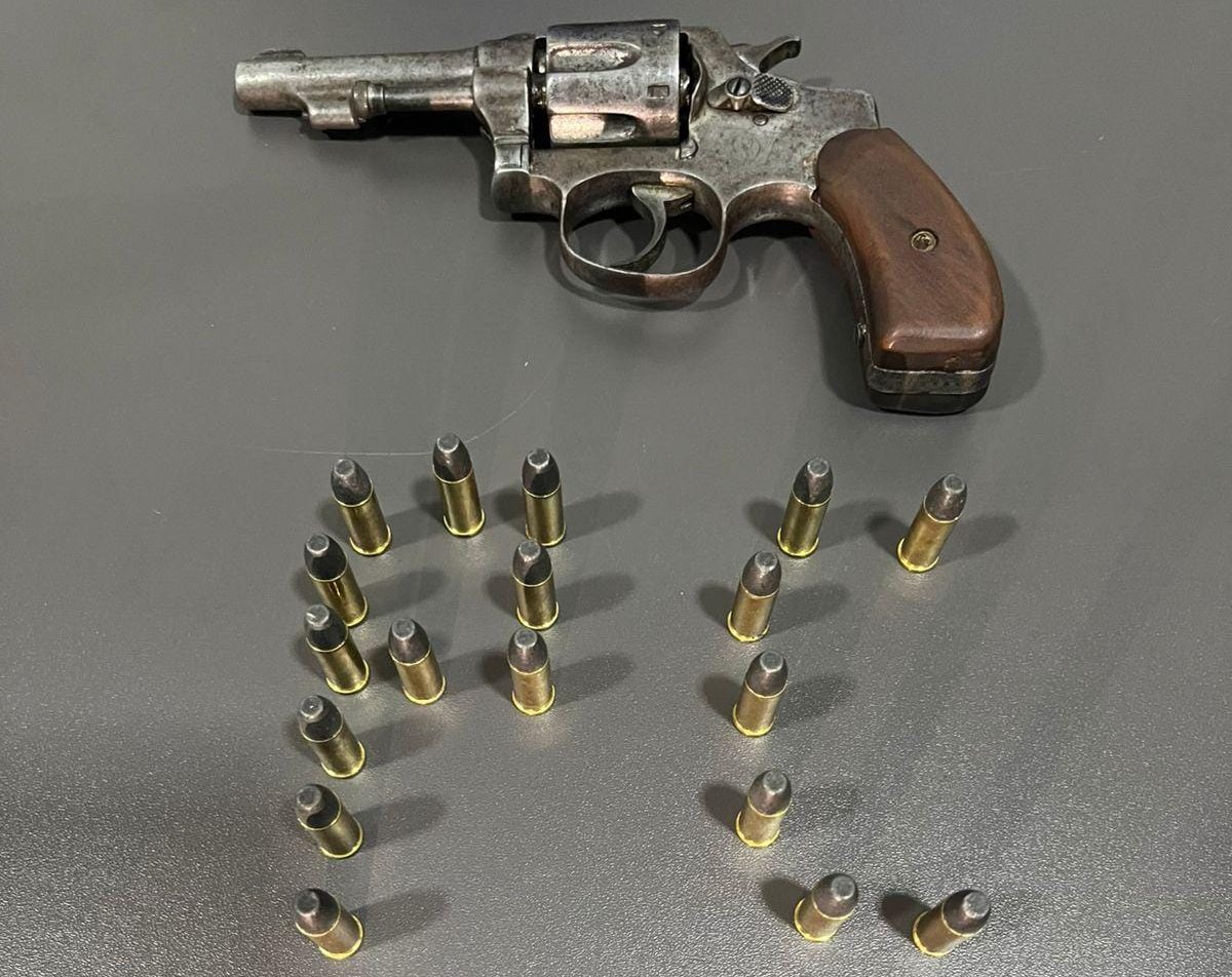 Polícia Civil desmantela esquema de comércio ilegal de armas de fogo e prende dois indivíduos em Bataguassu