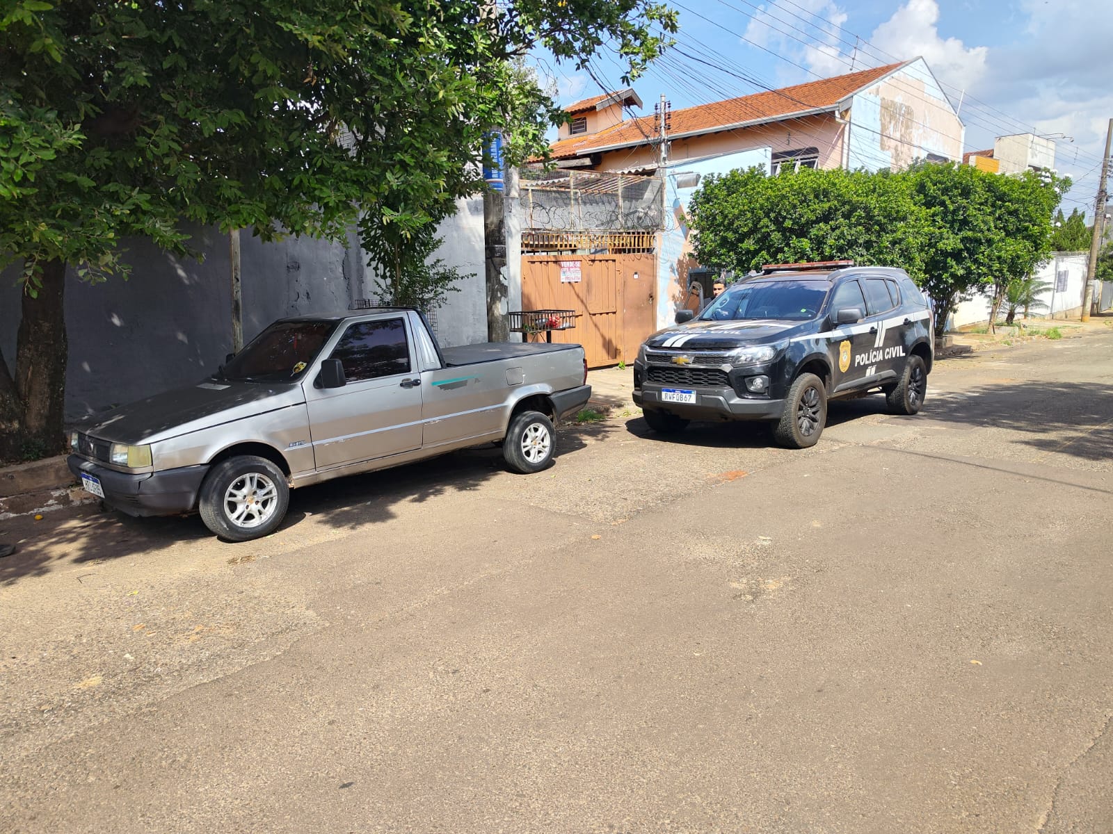 Polícia Civil recupera veículo furtado e com placas adulteradas