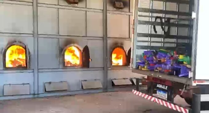 Polícia civil de Caarapó realiza incineração de 2,7 toneladas de drogas em ação contra o narcotráfico na região