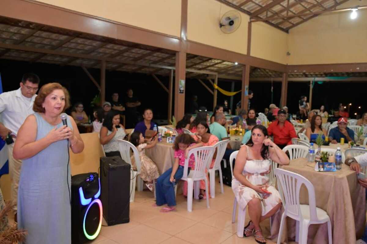 Escola Franklin Cassiano celebra formatura da Pré-Escola e 9º ano