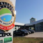 Adolescente desmaia namorada após bater cabeça dela na parede em Campo Grande