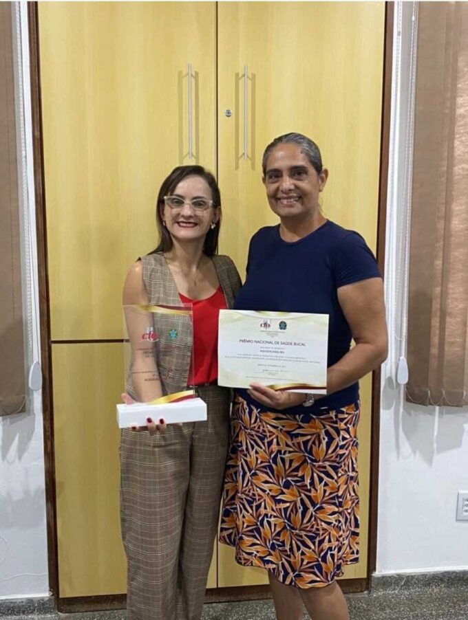 Aquidauana recebe certificado do Prêmio Nacional CFO de Saúde Bucal