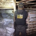 DOF apreende caminhão boiadeiro com mais de R$ 4 milhões em defensivos agrícolas contrabandeados