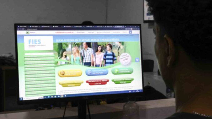 Atenção, estudantes! Caixa Econômica inicia calendário de aditamentos dos contratos do Fies