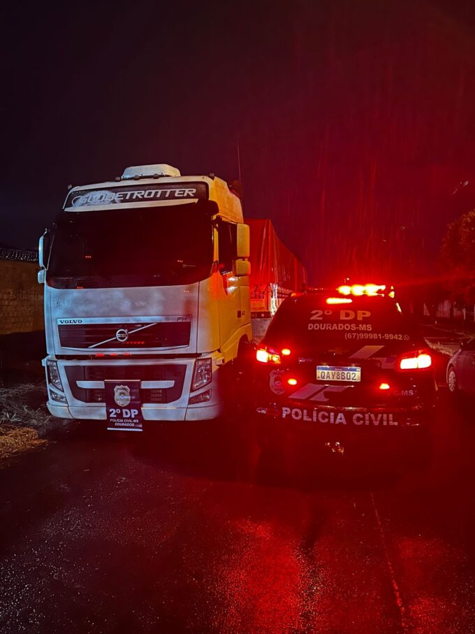 Polícia civil cumpre ordem judicial de sequestro de caminhão e semirreboque em investigação de estelionato no ramo de transporte de cargas em Dourados