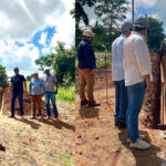 Prefeito Rodrigo Basso visita Marco Zero da segunda etapa da implantação da rede de esgoto em Sidrolândia