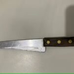 Motivado por ciúmes, marido ameaça esposa com faca em Sidrolândia