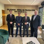 Delegado-Geral da Polícia Civil recebe visita de cortesia do ex-governador do Paraná