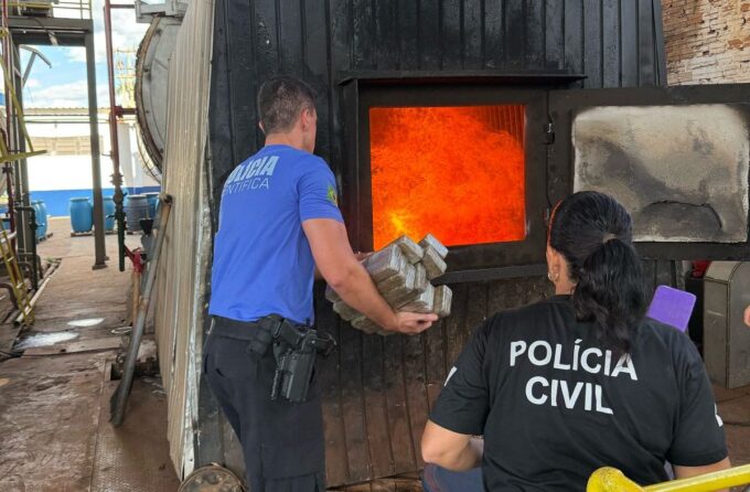 Polícia Civil incinera mais 620kg de entorpecentes em Batayporã