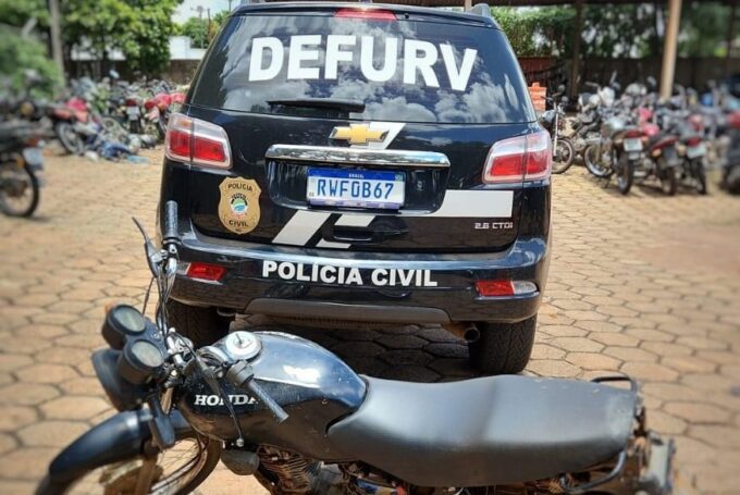 Polícia Civil prende em flagrante indivíduo por receptação de motocicleta e por tráfico de drogas