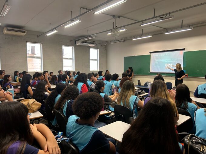 Polícia Civil realiza palestra com o tema “Drogas, álcool e cigarro eletrônico” no Centro de Integração Empresa-Escola em Campo Grande