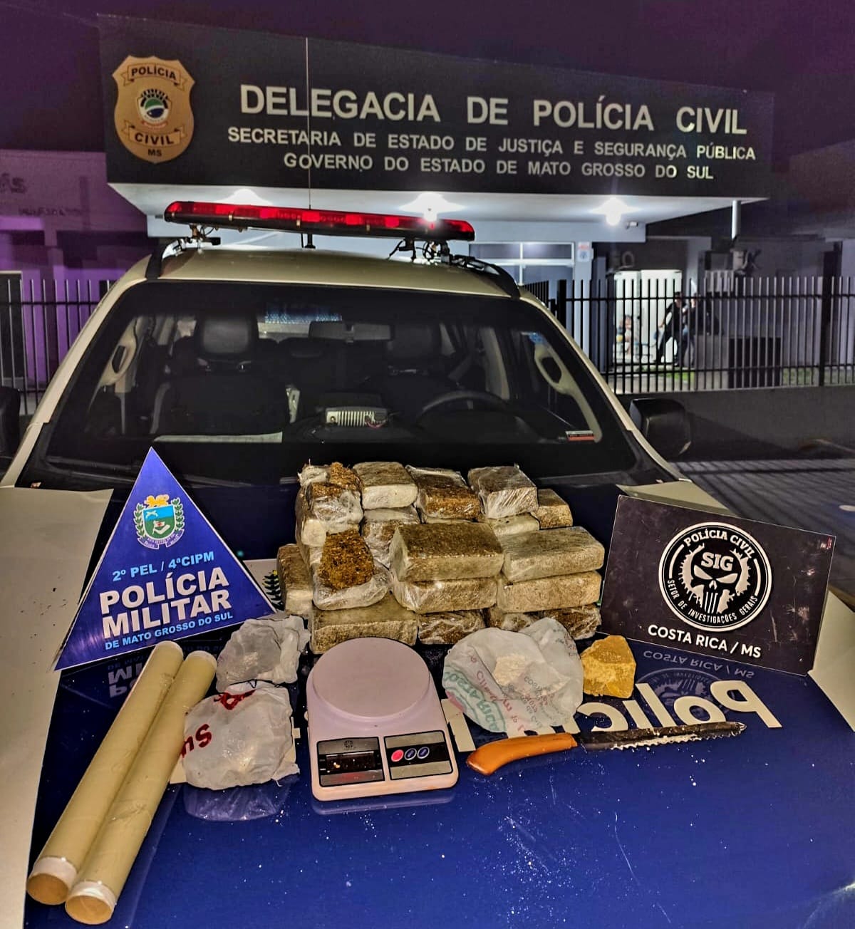 Polícias Civil e Militar apreendem grande quantidade de drogas e prendem mulher por tráfico em Costa Rica
