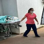 Idoso queimado pelo próprio filho aguarda por cirurgia plástica