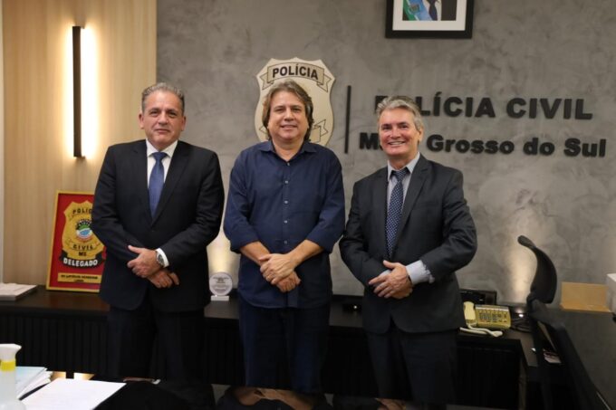 Delegado-Geral da Polícia Civil recebe Deputado Caravina e a Prefeita de Bataguassu Wanderléia, para tratar de temas relacionados à segurança pública