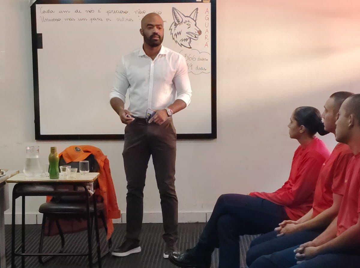 Delegado Regional de Polícia Civil de Corumbá ministra palestra sobre o enfrentamento ao racismo, para Curso de Formação de Oficiais do Corpo de Bombeiros Militar