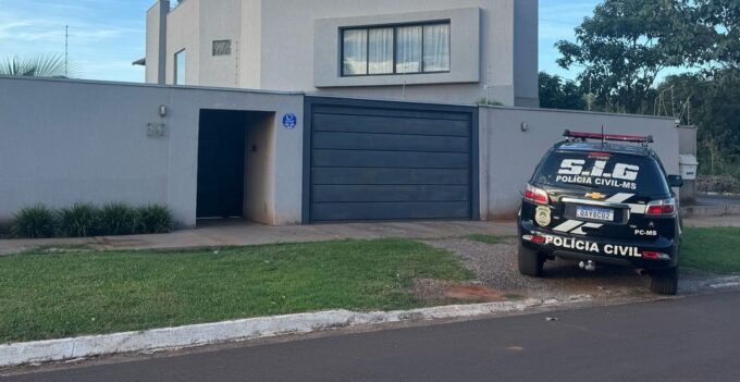 Polícia Civil cumpre mandados durante investigação sobre atentado contra ex-prefeita de Jardim