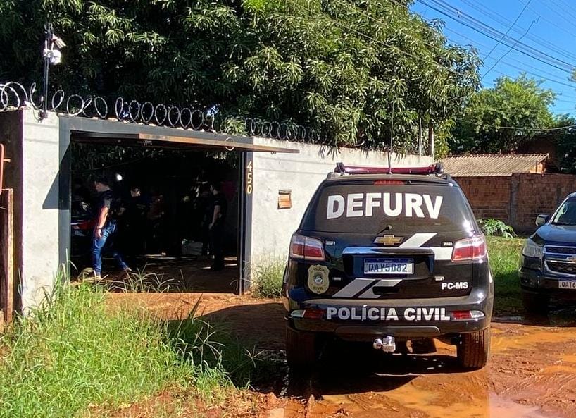 Polícia Civil cumpre mandados e prende em flagrante autores de adulteração e tráfico de drogas