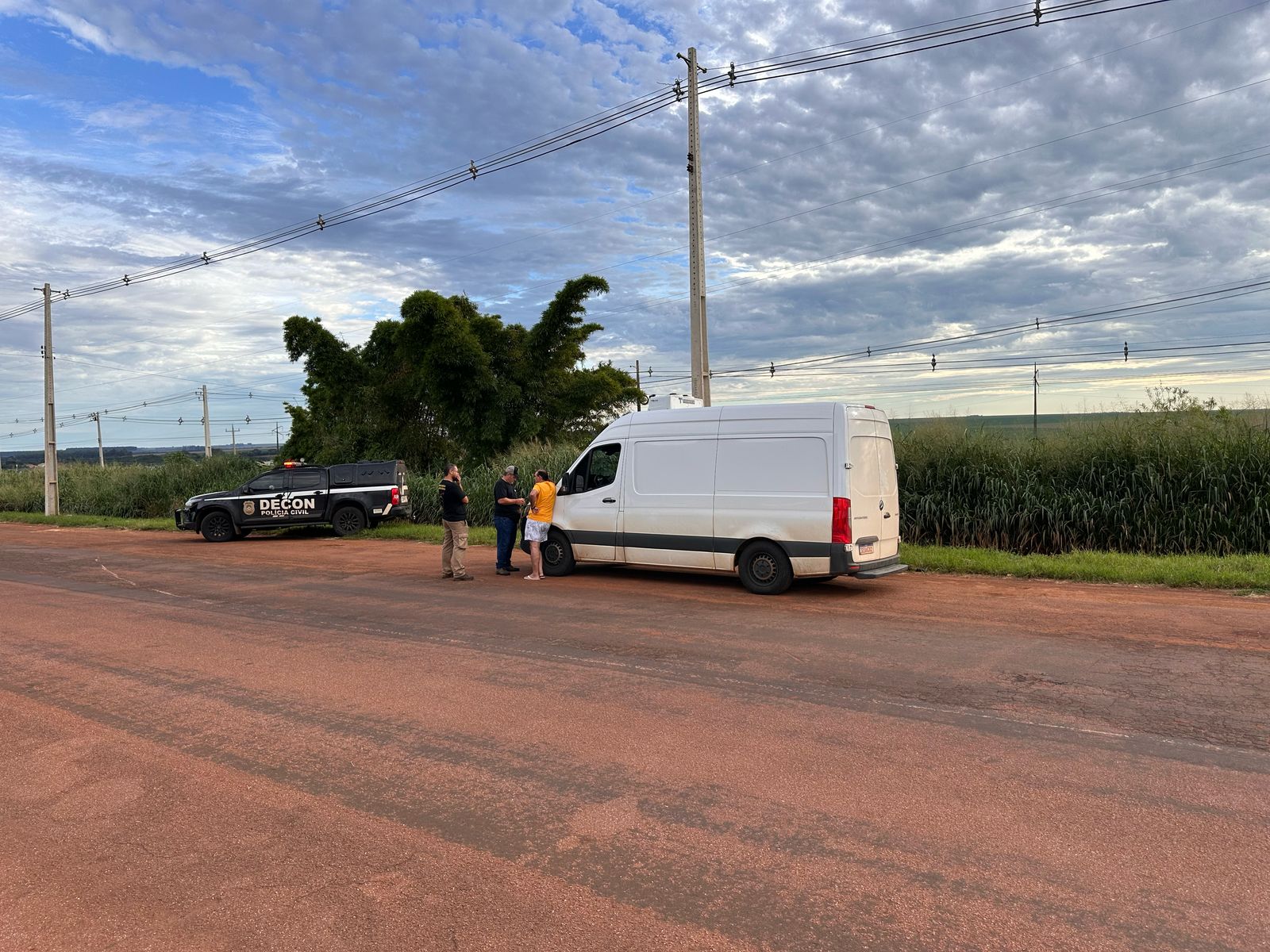 Polícia Civil e Iagro apreendem pescados irregulares na BR 163, em São Gabriel do Oeste