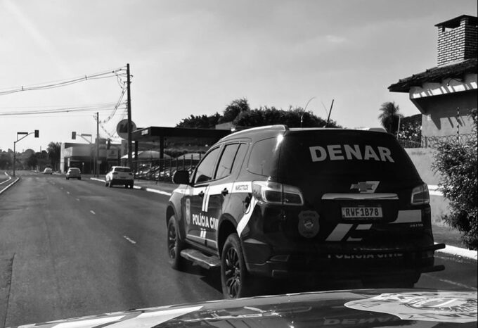 Polícia Civil fecha ponto de venda de drogas e prende em flagrante cinco pessoas, em Campo Grande