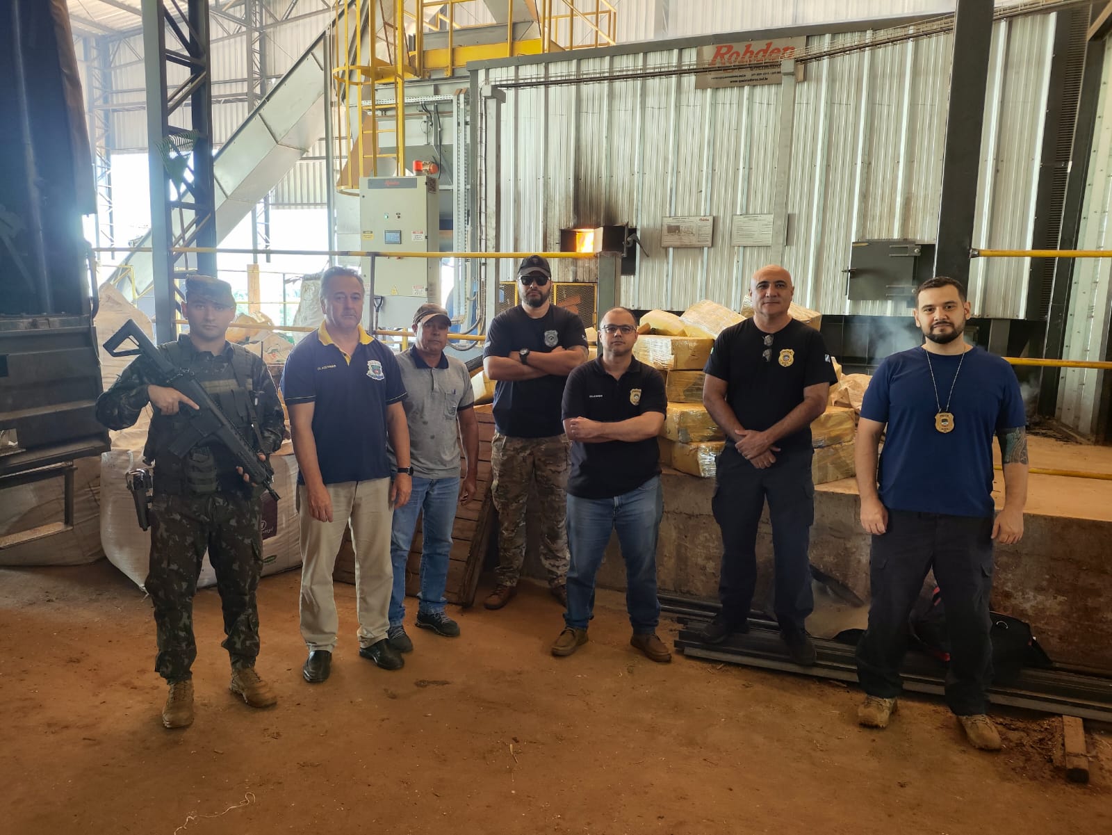 Polícia Civil incinera aproximadamente 2 toneladas de drogas em Coronel Sapucaia