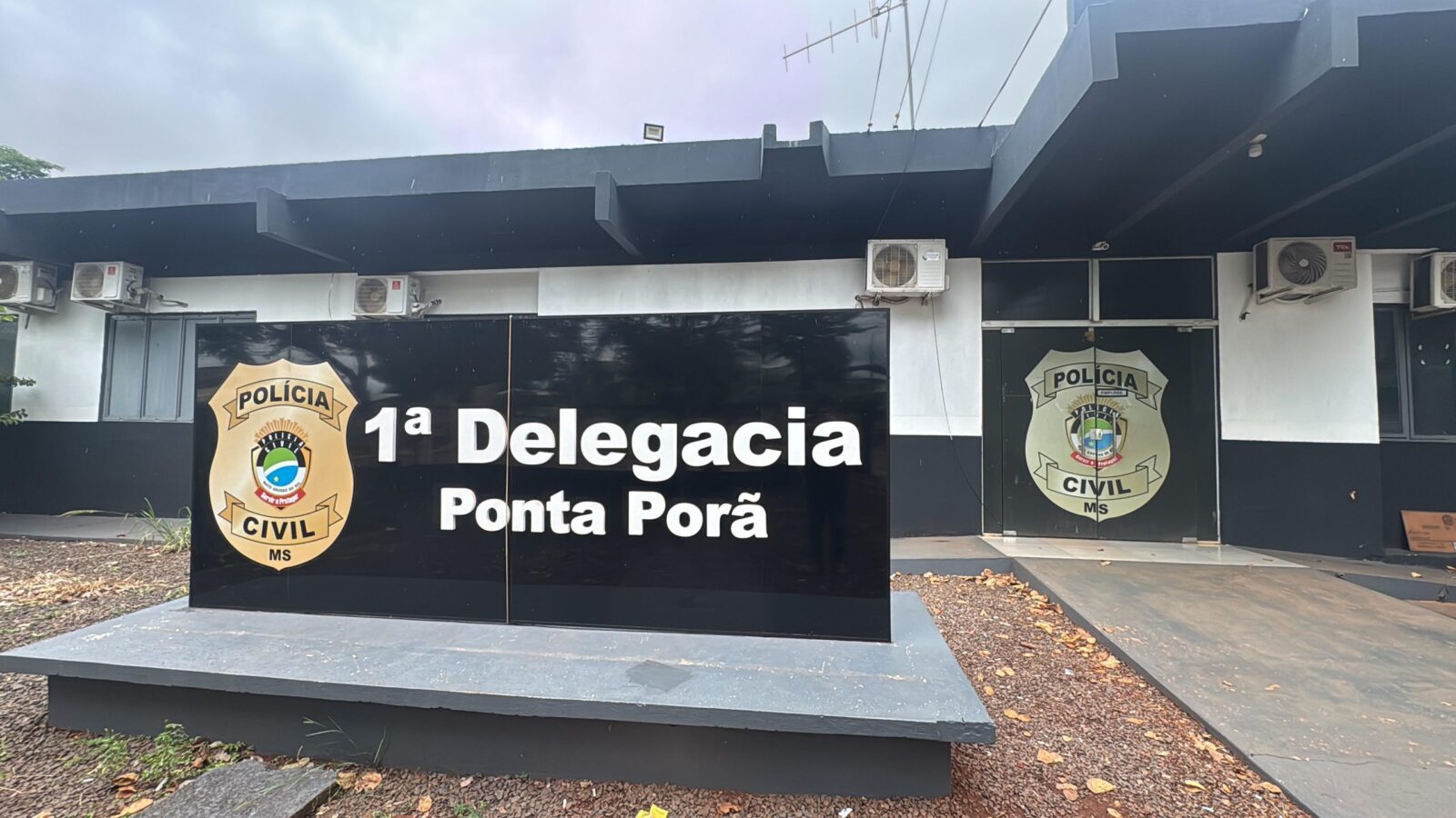 Polícia Civil prende homem que se passava por policial federal para aplicar golpe em mulheres, em Ponta Porã