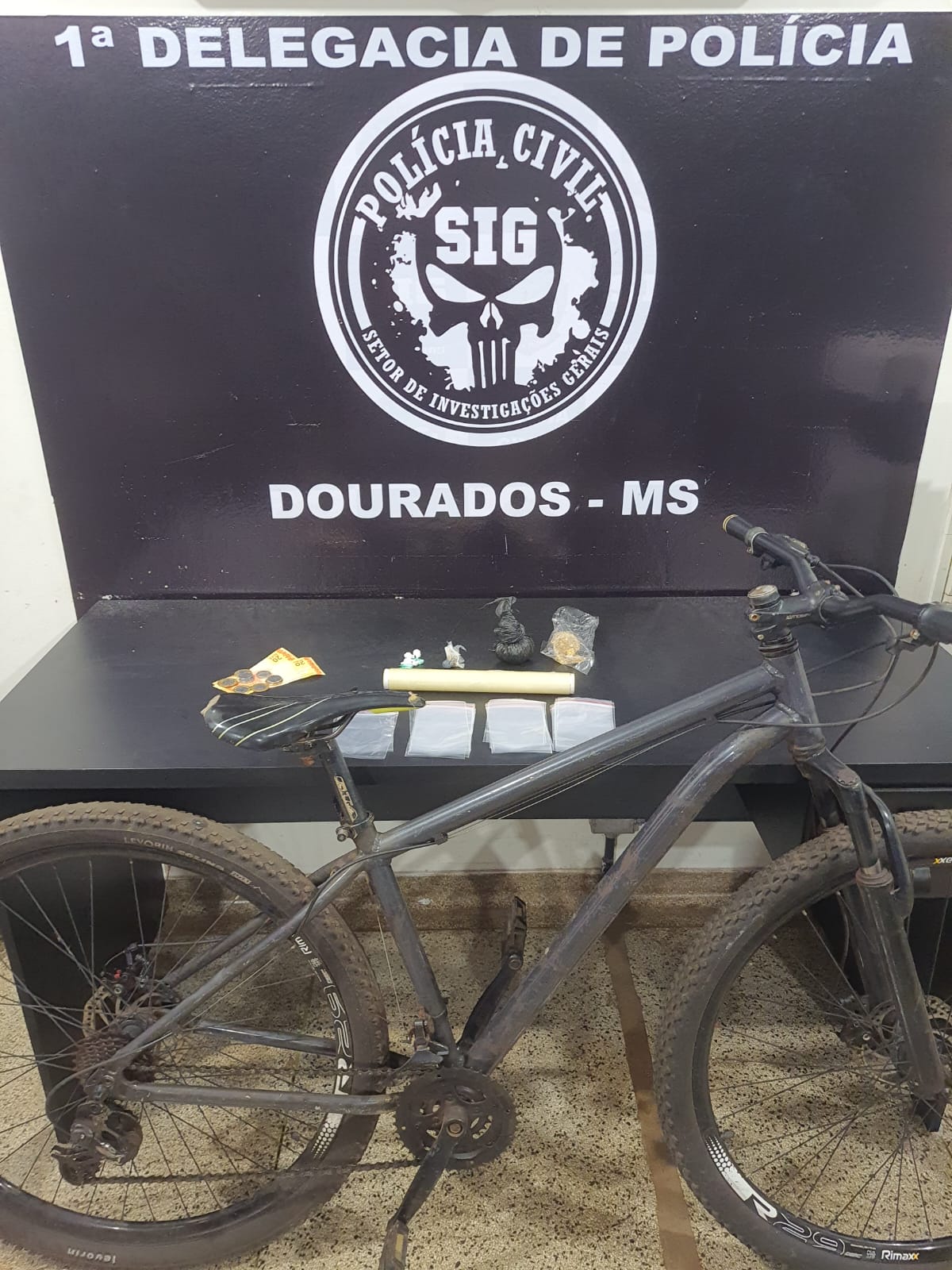 Polícia Civil recupera bicicleta furtada e apreende diversas drogas em Dourados
