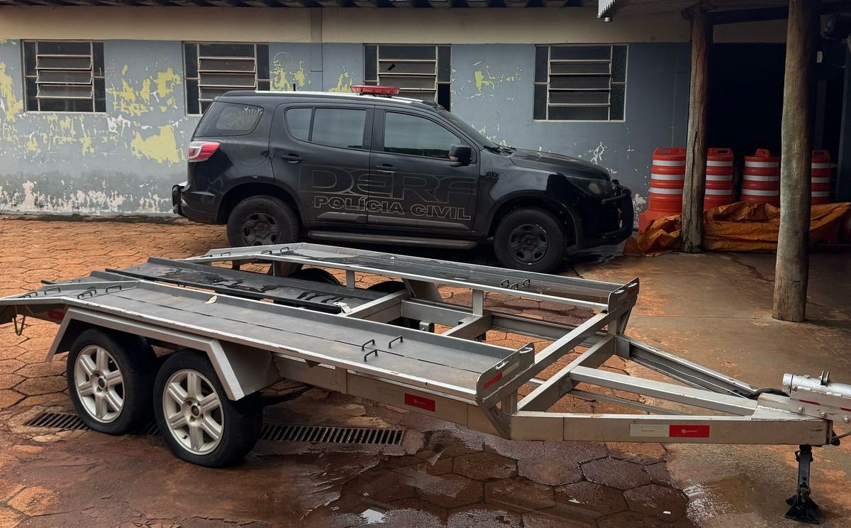 Polícia Civil recupera reboque de transporte veicular furtado e prende receptador em flagrante
